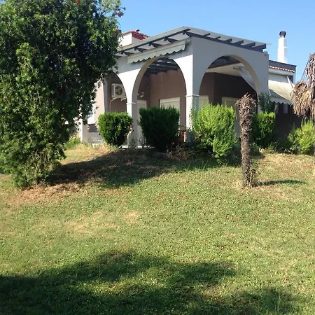 House With Garden In N.peramos * Nea Peramos (Macedonia)
